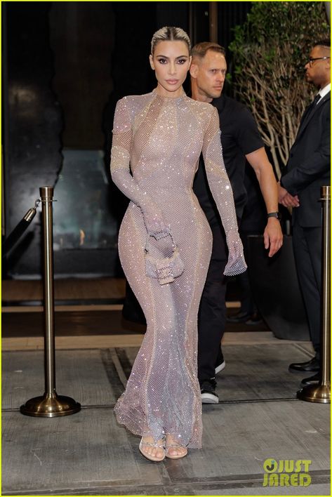 Kim Kardashian Wears Sheer Sparkling Dress For Fendi's NYFW Dinner Event Fendi Dress Outfit, Kim K Dresses, Sparkling Dress, Julia Fox, Fendi Dress, Kim Kardashian Outfits, 90s Runway Fashion, Kardashian Outfit, Dinner Event