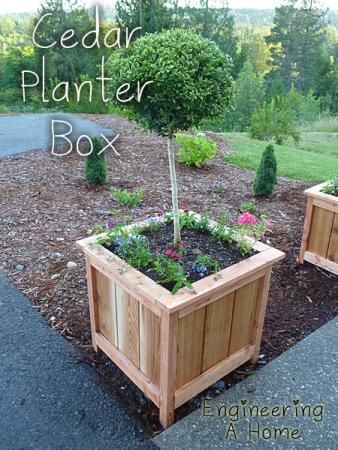 Pot Kayu, Cedar Planter Boxes, Front Porch Diy, Diy Cedar Planter Box, Diy Wooden Planters, Diy Wood Planters, Porch Diy, Planter Box Plans, Cedar Planter Box