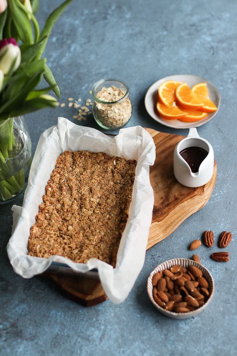 Orange High-Energy Oat Bars Canadian Maple Syrup, Oat Bar Recipes, Orange And Chocolate, Dark Chocolate Nutrition, Oat Bars, Raw Almonds, Canadian Maple, Oven Dishes, Breakfast On The Go