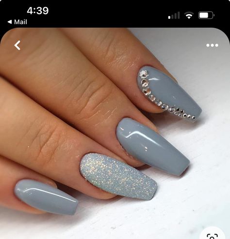 Winter Nails Engagement, Grey Blue Nail Ideas, Dusty Blue Nails Acrylic Wedding, Blue Nails Bridesmaid, Bridesmaid Nail Ideas Blue, Smokey Blue Nails Prom, Winter Nails Grey Blue, Light Blue Engagement Nails, Wedding Nails Design Blue