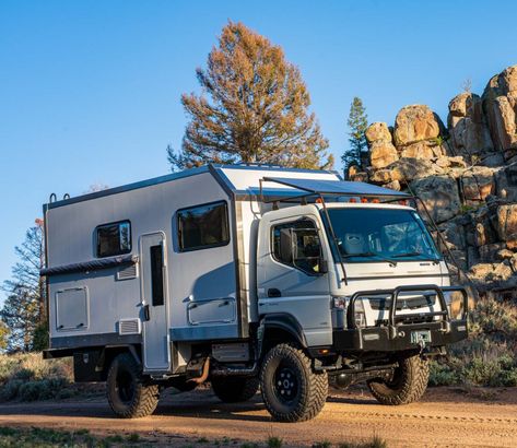 Luxury Rv Living, Roof Hatch, Mitsubishi Canter, Roof Ladder, Overland Trailer, Expedition Portal, Living On The Road, Off Road Camper, Cab Over