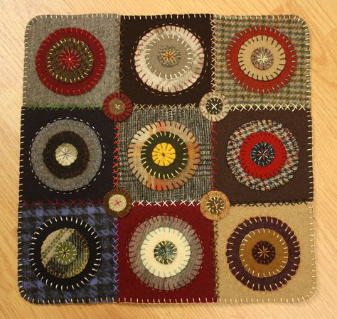 Free Wool Penny Rug Patterns | Wool Penny Rug | Ashton Publications Wool Pennies Stitches, Penny Rugs Primitive, Penny Rugs Patterns Free, Penny Quilt, Coasters Quilted, Wool Pennies, Penny Rug Patterns, Candle Mats, Wool Felt Projects