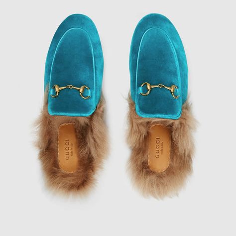 Women Princetown Gucci, Gucci Princetown Slipper, Beige Loafers, Gucci Princetown, Teal Velvet, Velvet Slippers, Designer Slippers, Comfortable Flats, Carrie Bradshaw