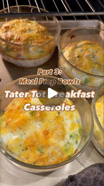 What Can You Do With Tater Tots, Tater Tot Breakfast Bowl, Breakfast Bowls Meal Prep, Tator Tot Breakfast, Tater Tot Breakfast Casserole, Beach Brunch, Tater Tot Breakfast, Breakfast Hashbrowns, Low Calorie Breakfast