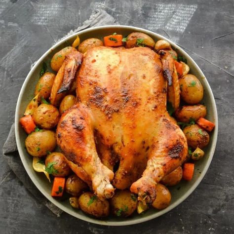 Crock Pot Whole Chicken & Vegetables Recipe Crock Pot Whole Chicken, Crockpot Whole Chicken Recipes, Crispy Baked Chicken Wings Recipe, Baked Chicken Wings Recipe, Chicken Crock Pot, Crispy Baked Chicken Wings, Homemade Buffalo Sauce, Whole Chicken Recipes, Chicken Veggies