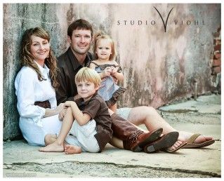 family portrait ideas Diner Photography, Macro Fotografie, Family Portrait Poses, Family Picture Poses, Photography Poses Family, Family Photo Pose, Family Portrait Photography, Foto Tips, Family Posing