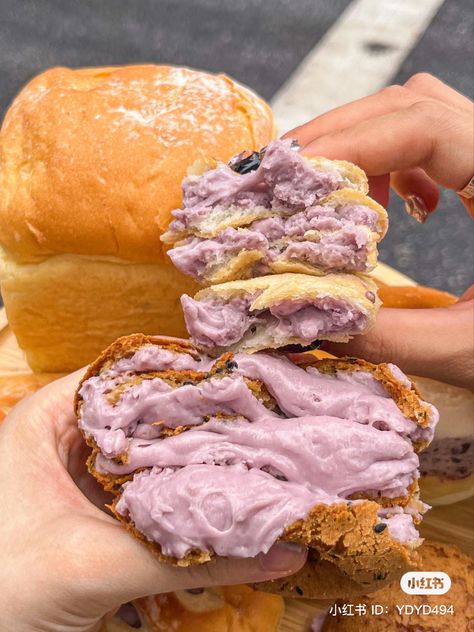 Taro Dessert, Pastry Aesthetic, Filled Bread, Taro Cake, Bakery Aesthetic, Cake Pastry, Delicious Donuts, Bread Bun, Pastry And Bakery