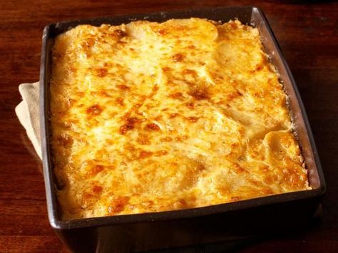 Sweet Potato Side Dish Recipes, Sweet Potato Side Dish, Sweet Potato Sides, Scalloped Potatoes Recipe, Scalloped Potatoes And Ham, Scalloped Potato Recipes, Potato Sides, Potato Side Dishes, Scalloped Potatoes