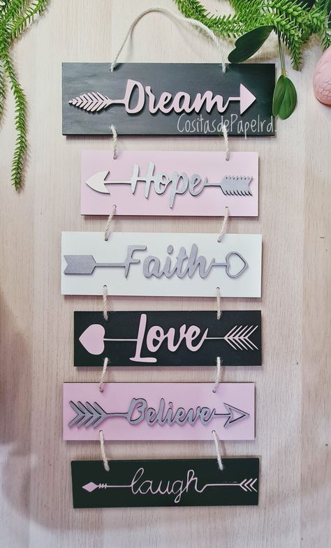 Homemade Decor Ideas For Bedroom, Diy Trendy Wall Art, Cupboard Decoration Ideas, Hanging Wall Art Diy, Newspaper Crafts Diy, Diy Crafts Love, Wal Art, Cardboard Crafts Diy, Easy Diy Room Decor