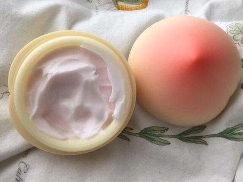 Alat Makeup, Peach Aesthetic, Pretty Skin, Peaches N Cream, Just Peachy, Body Skin Care Routine, Pretty Makeup, Aesthetic Makeup, Body Skin