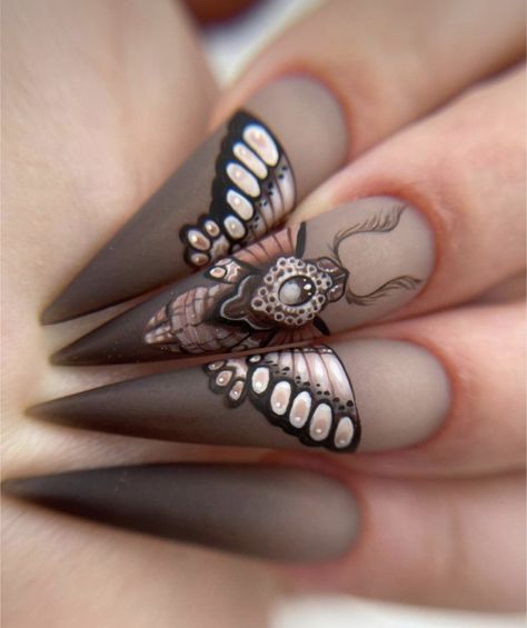 Black And White Nail, Maquillage Yeux Cut Crease, Witch Nails, Unghie Nail Art, Witchy Nails, Gothic Nails, Goth Nails, Stiletto Nails Designs, Her Nails