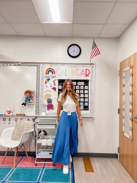 Wide Leg Pants Outfit School, Wide Blue Pants Outfit, Music Teacher Aesthetic Outfit, Nursery Teacher Outfit, Practicum Outfit, Blue Wide Leg Pants Outfit, Teaching Fits, Casual Teacher Outfits, Blue Pants Outfit