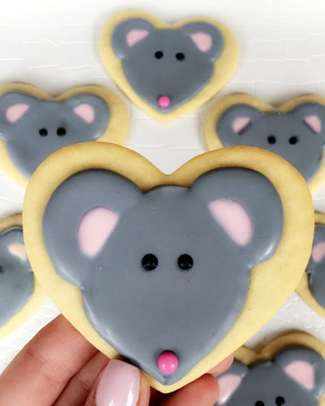 Hamster Cookies Decorated, Rat Cookies Decorated, Rat Party Decorations, Rat Themed Birthday, Rat Cakes, Mice Cookies, Book Commercial, Commercial Ideas, Rat Food