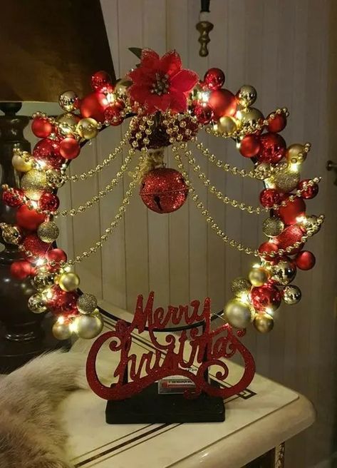 Christmas Hula Hoop Decoration Ideas - HubPages Christmas Hula Hoop Decoration, Hoop Decoration Ideas, Christmas Hula Hoop, Hula Hoop Decoration, Hoop Decorations, Julkransar Diy, Festive Decor Ideas, Christmas Centerpieces Diy, Easy Christmas Decorations