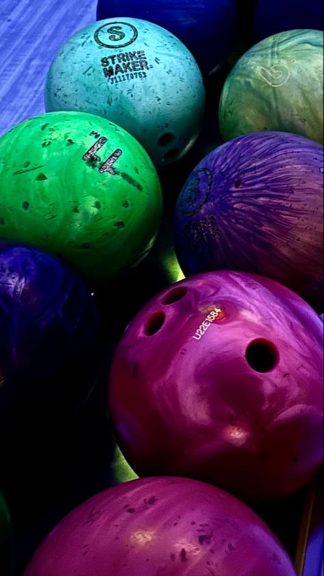 Aesthetic Bowling Pictures, Bowling Aesthetic Pictures, Bowling Wallpaper, Bowling Aesthetic, Bowling Pictures, Glamrock Bonnie, Wallpaper Vibes, 23rd Birthday, Bowling Pins