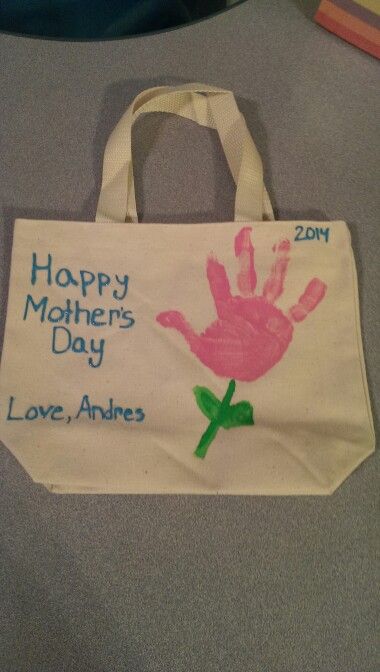 Mothers Day Bag Crafts For Kids, Mothers Day Canvas Bag, Mothers Day Bags Ideas, Mother’s Day Tote Bag Ideas, Mothers Day Tote Bag Crafts For Kids, Mothers Day Tote Bag Craft, Mothers Day Tote Bag, Mothers Day Crafts Preschool, Spring Arts And Crafts