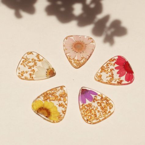 Shop now Resin Guitar Pick, Resin Guitar, Cool Guitar Picks, Custom Guitar Picks, Harry Potter Illustrations, Floral Resin, Guitar Pics, Ig Account, Diy Paper Crafts Decoration