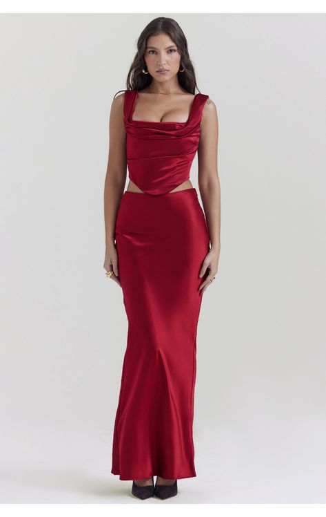 Clothing : Skirts : 'Sydel' Ruby Satin Bias Cut Maxi Skirt Maxi Skirt Formal, Festival Mode, Maxi Skirt Set, Satin Maxi Skirt, Look Formal, Middle Age Fashion, Backless Crop Top, Satin Corset, Elegant Skirt