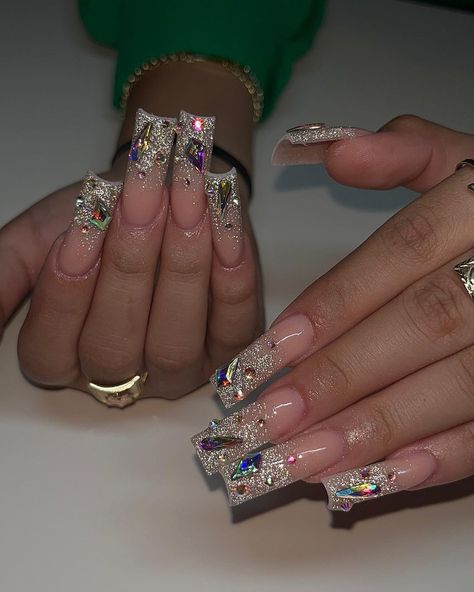 Bougie Birthday Nails, Silver Glam Nails, Rhinestone Prom Nails, Diamond Nail Designs Rhinestones, Bling Nails Rhinestones, Nails Boujee, Mail Tech, Medium Length Nails, Length Nails