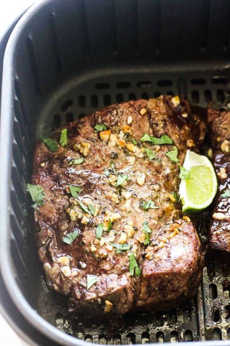 Steak On Stove, Flat Iron Steak Recipes, Crockpot Steak, Steak In Oven, Air Fryer Steak, Flank Steak Recipes, Flat Iron Steak, Eat Beef, Air Fryer Dinner Recipes