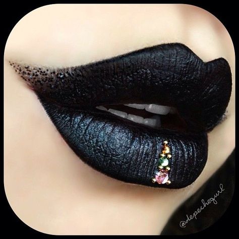 Nice Lips, Kat Von D Makeup, Lipstick Art, Black Lipstick, Kissable Lips, Black Lips, Hot Lips, Lip Designs, Lip Art