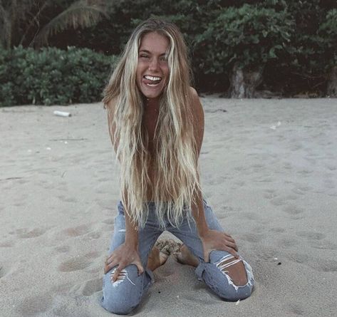 Blonde Hair Beach, Beach Blonde Hair, Surf Hair, Surfer Hair, Beachy Hair, Vacation Hairstyles, Beach Blonde, Blonde Hair Looks, Long Blonde