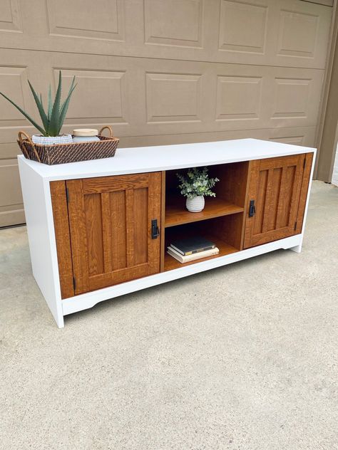 Tv Console Flip, Upcycled Tv Stand, Refinished Tv Stand, Old Tv Consoles, Tv Stand Makeover, Old Entertainment Centers, Tv Console Modern, Tv Consoles, Tv Unit Furniture Design