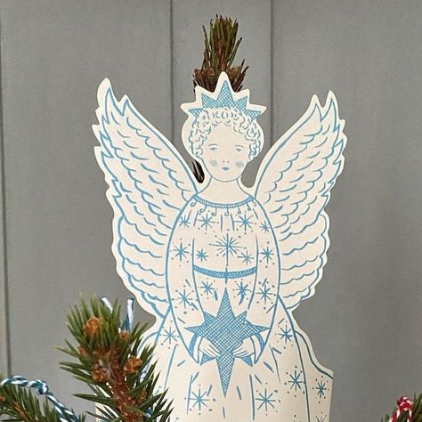 Elizabeth Harbour MA (RCA) on Instagram: "Stand up #christmas #angel #christmas #christmascard she can also be used as a #christmastree #treetopper this is sold as a single large card , we also have packs of small Angel cards. #festive #decoration #christmasdecor" Elizabeth Harbour, Ideas Navidad, Small Angel, Festive Decoration, Angel Cards, Angel Christmas, Christmas Angel, Christmas Inspiration, Tree Toppers