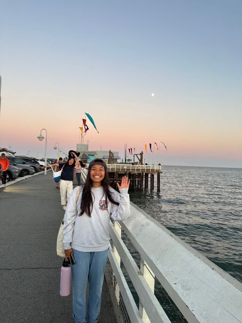 summer! santa cruz! bay area! beach! sunset! pier! - - missing all the love Santa Cruz Aesthetic Outfit, Santa Cruz Outfit Ideas, Cali Pics, Boardwalk Outfit, Area Aesthetic, Santa Cruz Boardwalk, Santa Cruz Beach Boardwalk, Cali Trip, Santa Cruz Beach