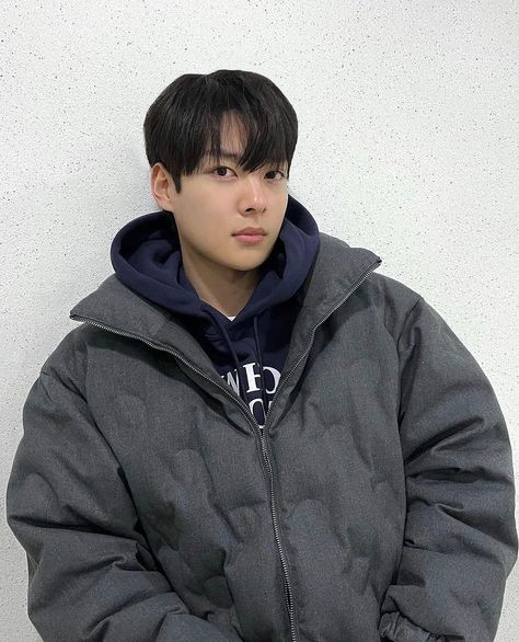 Kim Min Gi, Eunwoo Astro, Kim Min, Kdrama Actors, True Beauty, Kdrama, Drama, Athletic Jacket, Actresses