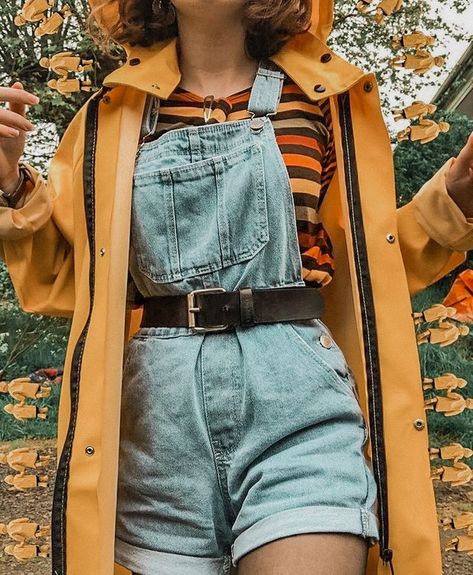 Overalls Outfit Cottagecore, Indie Core Aesthetic Outfits, Artsy Lesbian Style, Artsy Core Outfits, Overalls Plus Size Outfit, Cute Artist Outfits, Cottagecore Shorts Outfit, Cute Overall Outfits Aesthetic, Overalls Drawing Reference