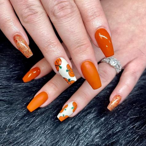 Burnt Orange Halloween Nails, Intro To Fall Nails, Orange Pumpkin Nails, Pumpkin Gel Nails, Pumpkin Orange Nails, Brown Orange Nails, Fall Nail Inspo Acrylic, Fall Nails Pumpkin, Fall Nails With Pumpkins