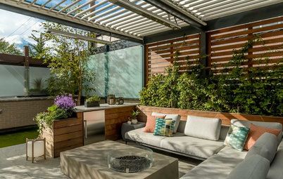 The 10 Most Popular Decks and Patios of Spring 2023 Small Deck Designs, Hipster Home Decor, Contemporary Deck, Hipster Home, Patio Remodel, Contemporary Patio, Hardscape Design, Outdoor Comfort, Outdoor Living Room