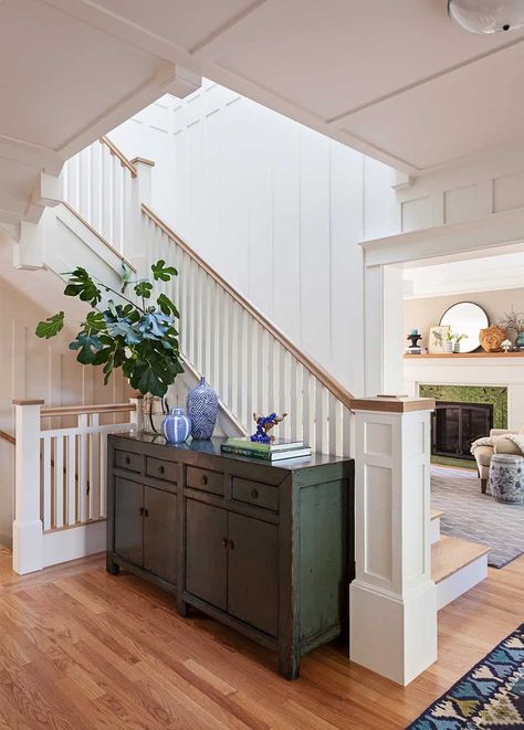 Modern Craftsman Interior, Modern Craftsman Style Homes, Craftsman Staircase, Modern Craftsman Home, Craftsman Style Interiors, Craftsman Interior Design, Craftsman Interiors, Craftsman Remodel, Craftsman Home Interiors