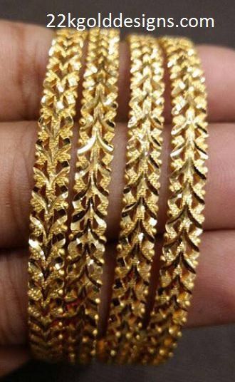 Daily Wear Gold Bangles, Simple Gold Bangle, Plain Gold Bangles, Gold Bangles Indian, Gold Bangles For Women, Gold Bangle Set, Bracelets Design, Gold Pendant Jewelry, Wedding Jewellery Collection