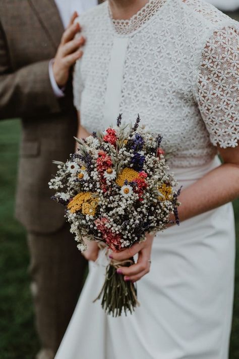 Wildflower Wedding Bouquet, Spring Wedding Bouquets, Barn Wedding Photography, Bouquet Bride, Rustic Party, Wildflower Bouquet, Whimsical Wonderland Weddings, Wildflower Wedding, Dried Flower Bouquet