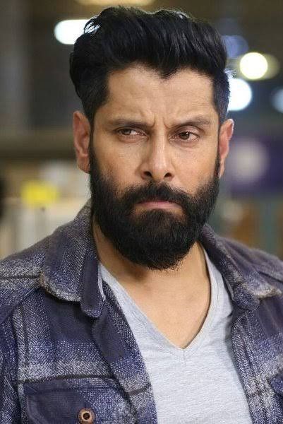 Chiyaanvikarm handsm 👌❤ Chiyaan Vikram, Kylie Jenner Outfits Casual, Black Blazer Men, Famous Indian Actors, Temple Photography, Pink Background Images, Taylor Swift Cute, Cute Backgrounds For Phones, Kylie Jenner Outfits