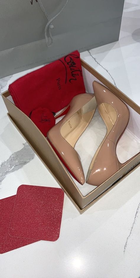 Zapatillas Louis Vuitton, Louis Vuitton Heels, Louboutin So Kate, Luxury Lifestyle Women, Christian Louboutin So Kate, Rich Girl Lifestyle, So Kate, Luxe Life, Red Bottoms