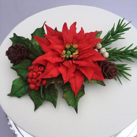 Christmas flower cake by Layla A Poinsettia Cake, Diy Fondant Cake, Christmas Cake Designs, Christmas Cake Decorations, Xmas Cake, Winter Cake, Gum Paste Flowers, Christmas Clay, Poinsettia Flower