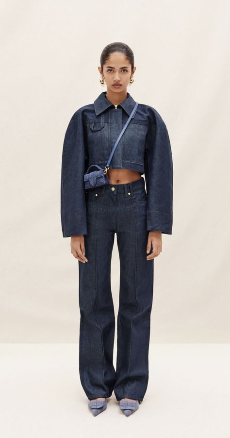 Jacquemus Jeans, Dark Denim Jacket, Mode Kimono, Denim Trends, Women Trends, School Fashion, Dark Denim, Denim Women, Pretty Outfits