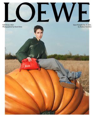 David Sims Eyes LOEWE FW 2022 Campaign Anthea Hamilton Pumpkins — Anne of Carversville Jeanne Cadieu, Anok Yai, Fw 2022, Giant Pumpkin, David Sims, Winter 2022, Visual Identity, Mood Boards, Pumpkins