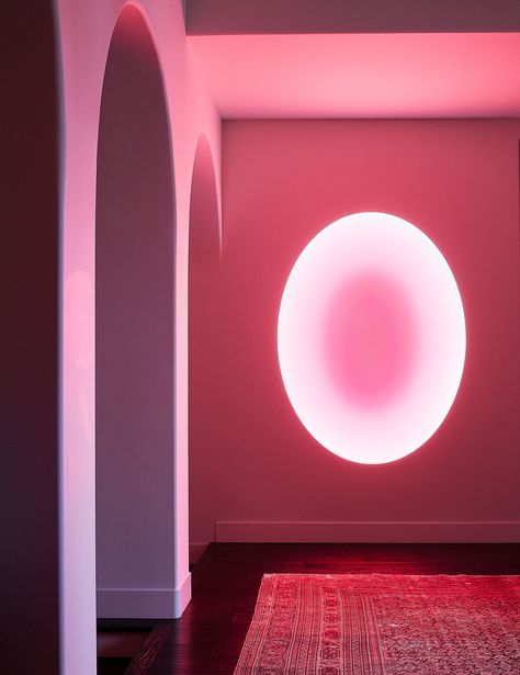 Just off the entry, a signature James Turrell ovoid wall sculpture, animated by shifting, computer-programmed LED lights, greets visitors with a dreamy chromatic display. Kendall Jenner House, Jenner House, Pierre Jeanneret, Los Angeles Homes, Architectural Digest, House Inspo, Dream Home Design, Light Art, Wall Sculptures