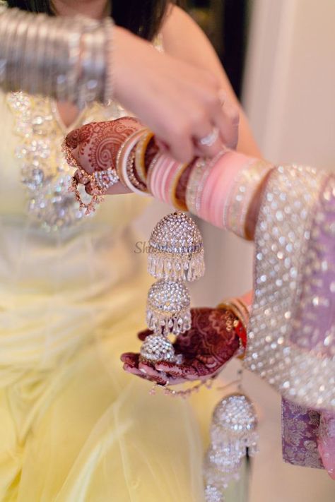 Chicago Indian Wedding, Wedding Chura, Bridal Chura, Perhiasan India, Punjabi Bride, Bridal Bangles, Punjabi Wedding, Desi Wedding, Bridal Jewellery Indian