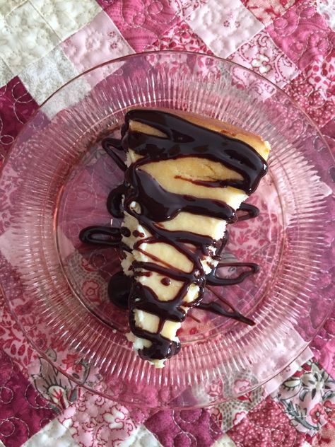 New York Italian Style Cheesecake with Chocolate Drizzle Easy Cool Whip Desserts, Italian Cheesecake, Cool Whip Desserts, Apple Cobbler Recipe, Fun Cupcake Recipes, Decadent Chocolate Desserts, Winter Cooking, Poke Cake Recipes, Dump Cake Recipes