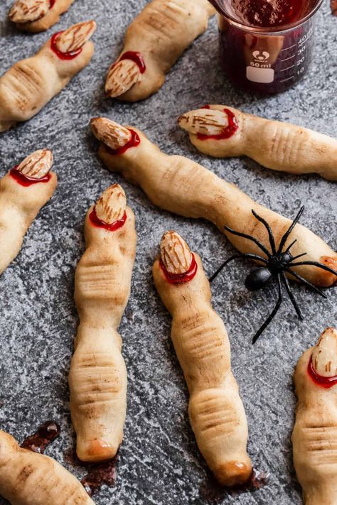 Best Witch Finger Cookies for Halloween Parties - Celebrations at Home Halloween Finger Cookies, Cookies For Halloween, Witch Finger Cookies, Halloween Finger Foods, Witch Cookie, Finger Cookies, Witches Fingers, Herbst Bucket List, Spooky Treats