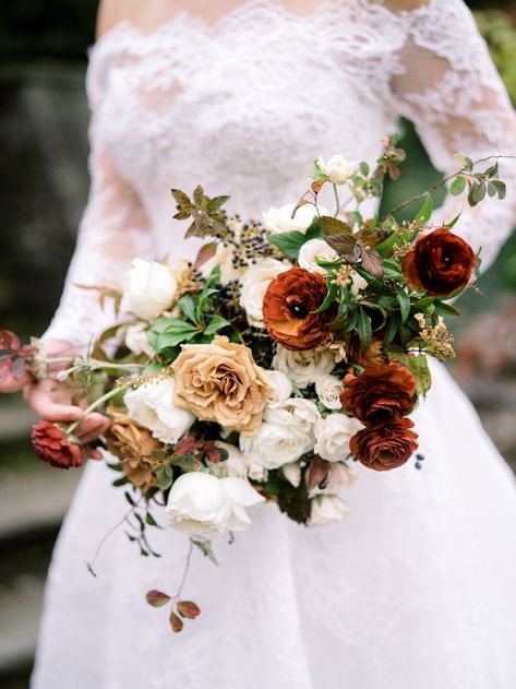 Provencal fall editorial with autumn bridal bouquet Viburnum Berries, Art Curation, Fall Bridal Bouquet, Autumn Bridal, Bridal Bouquet Fall, Vintage Autumn, Ivory Roses, Fall Wedding Bouquets, Fall Theme