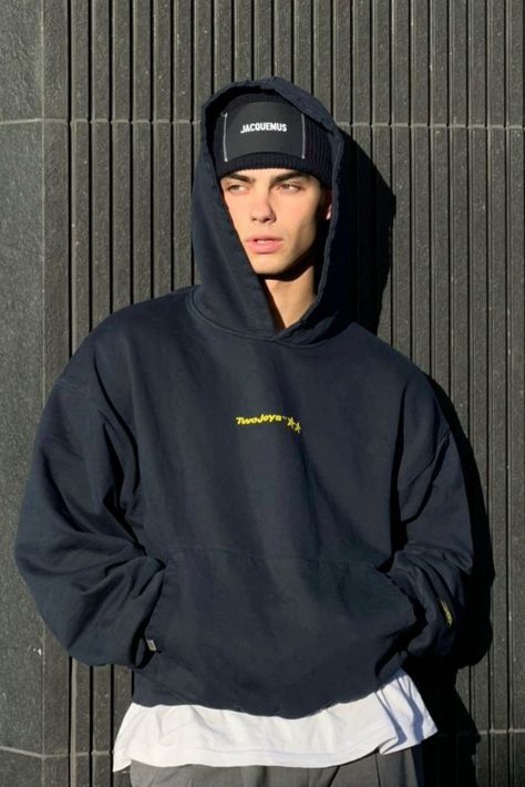 Hoodie Aesthetic Boy, 1970s Mens Fashion, Boys Aesthetic Outfits, Jacob Rott, 1970s Men, Chill Style, Aesthetic Outfits Men, Hoodie Aesthetic, Boy Aesthetic