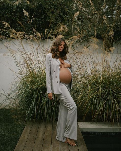 Tezza on Instagram: “New baby drops next month” Tezza Barton, Pregnant Photoshoot, Studio Maternity, Maternity Poses, Wheat Fields, Photoshoot Inspo, Maternity Shoot, Shoot Inspiration, Maternity Session