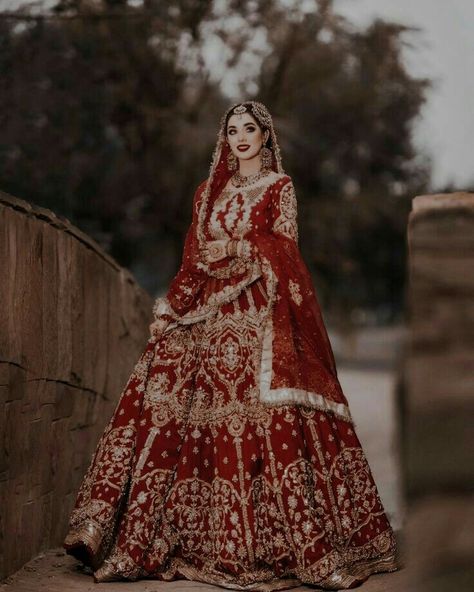 Pakistani Bridal Lehenga, Pakistani Bridal Makeup, Red Bridal Dress, Latest Bridal Lehenga, Nikkah Dress, Asian Bridal Dresses, Bridal Lehenga Collection, Latest Bridal Dresses, Bridal Dresses Pakistan