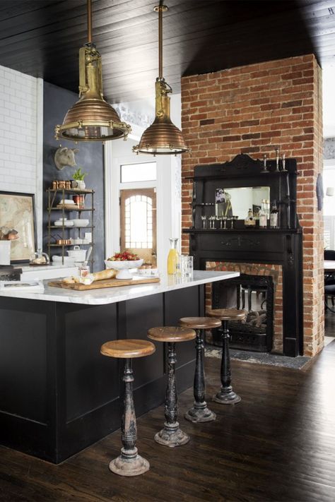 15 Black Kitchen Cabinets That You'll Swoon For Industrial Decor Kitchen, Industrial Kitchen Design, Black Kitchen Cabinets, Industrial Interiors, Primitive Kitchen, Industrial Kitchen, Black Kitchen, Black Cabinets, Painted Ceiling